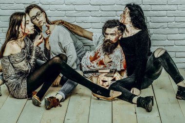 Cadılar Bayramı kanlı kabak ve balta ile adam sakallı