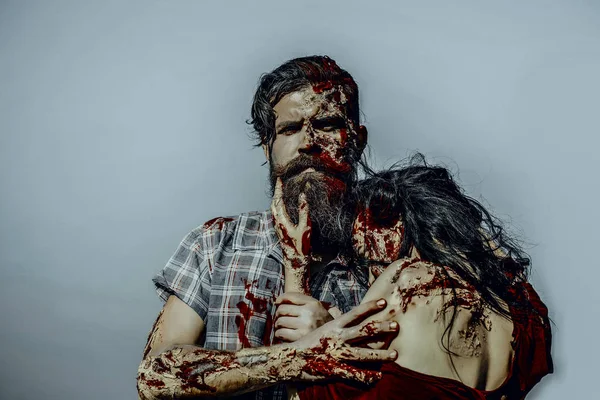 Cadılar Bayramı Savaşı asker ve kanlı deri ile kız