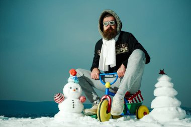 Hipster pilot gözlük ve bisiklet kaputa