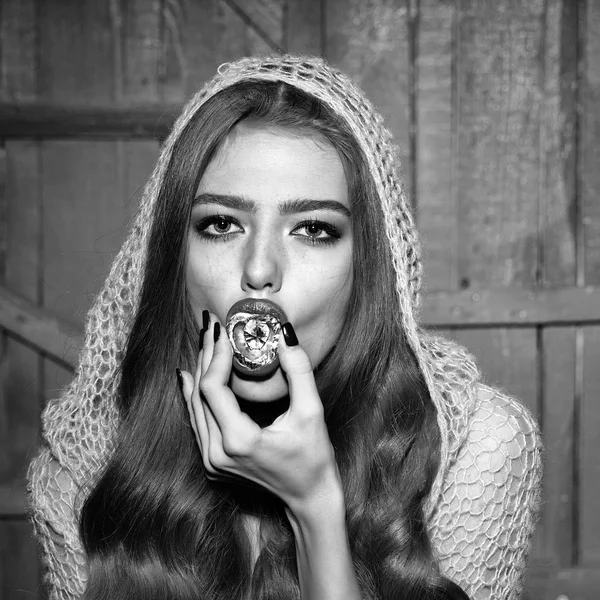 Değerli mücevher kadınla