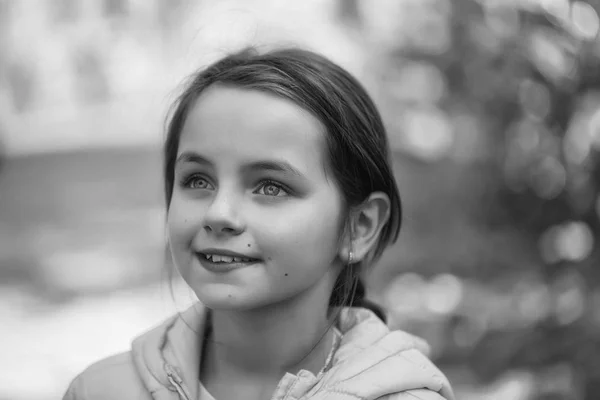 Muito jovem menina — Fotografia de Stock