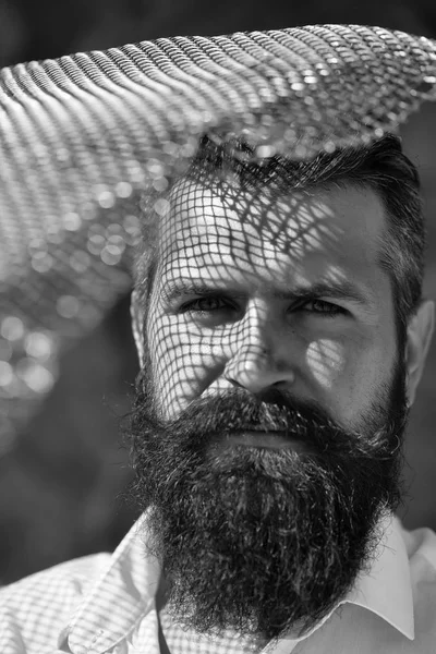 Homem barbudo na luz do sol — Fotografia de Stock