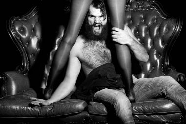 Adam kadın bacakları