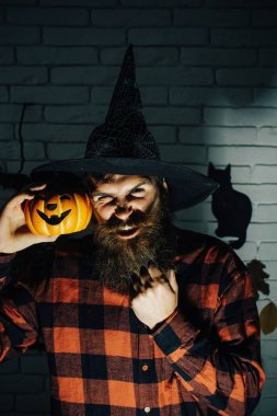 Cadılar Bayramı hipster kötü cadı şapka yüzüne ile