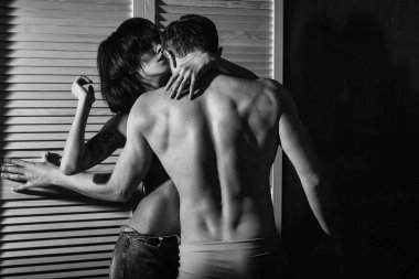 kas maço erkek ve çok seksi kadın genç Çift