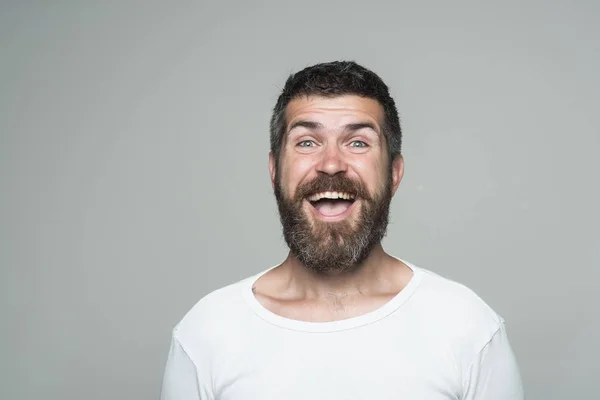 Hipster mit glücklichem Gesicht. — Stockfoto