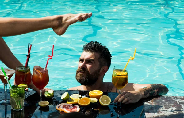 İçecek, gıda ve rahatla.