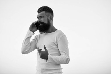 Cep telefonu olan adam.