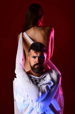 Mumya gömlek ve uzun kollu çekerek Cadılar Bayramı kadın