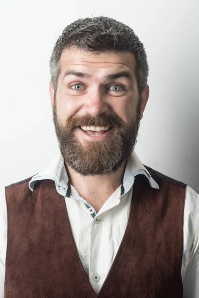 Adam uzun sakal ve bıyık mutlu yüz.