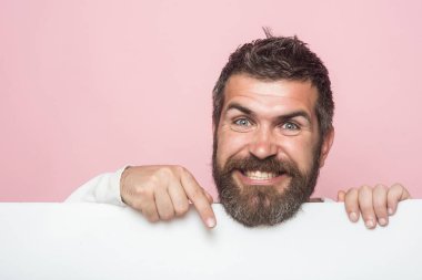 Adam uzun sakal ve bıyık