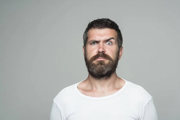 Hombre con barba larga y bigote . —  Fotos de Stock