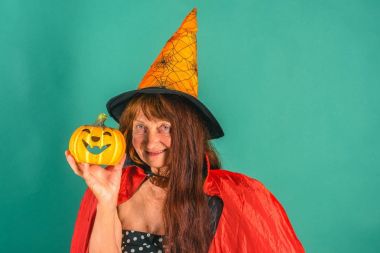 Cadılar Bayramı kötü büyü ve büyü