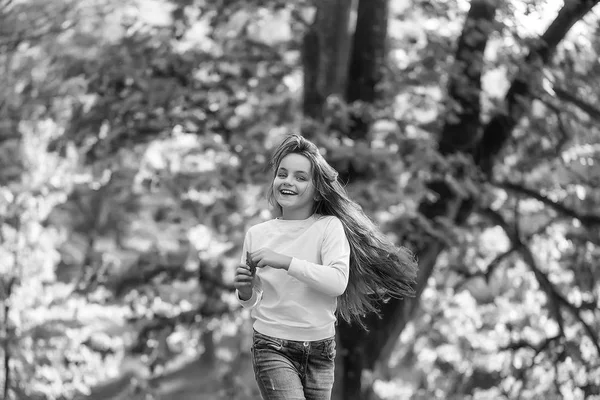 Oldukça mutlu kız taşımak