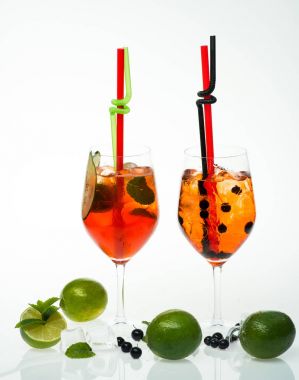 Meyve ve kokteyl cam bar.