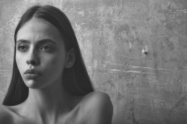 seksi dudaklar ve uzun saçlı çok seksi kadın yüzü