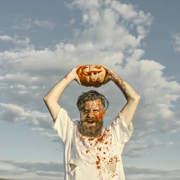 Halloween hipster com sangue vermelho gritando com raiva — Fotografia de Stock