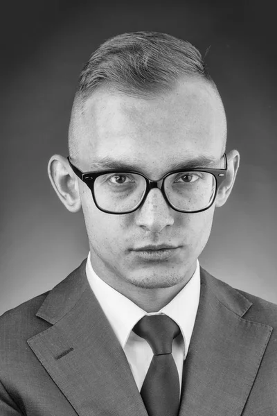 Stilig ung affärsman — Stockfoto