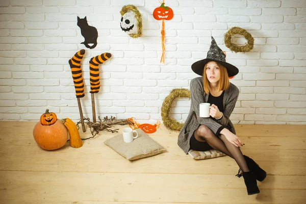 Halloween-Kaffee- oder Teepause — Stockfoto