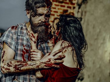 Cadılar Bayramı kadın adam kanlı elleriyle boğmak