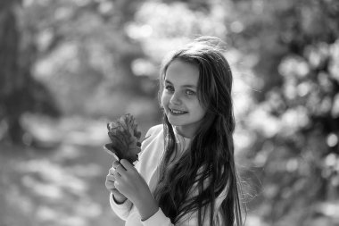 Sevimli okul çağındaki kız