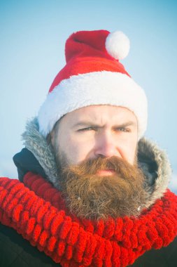 Noel Baba hipster kırmızı şapka ve atkı.