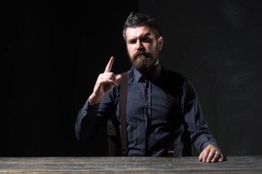 İşadamı veya tablo CEO'su.