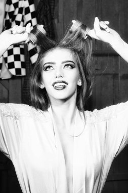 Yair-Silindirler ile çekici kız