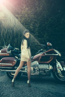 Kadın ve motosiklet