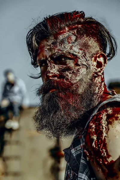 Soldado de guerra de Halloween con heridas en la cara . — Foto de Stock