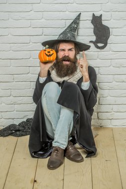 Cadılar Bayramı kötü büyü ve büyü