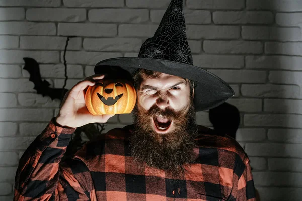 Cadılar Bayramı hipster kaşlarını yüz cadı şapkalı