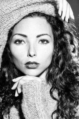 Şehvetli dalgın kadın