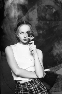 güzel kız Oluşturucu, ressam paintbrush resim duvarda bl ile