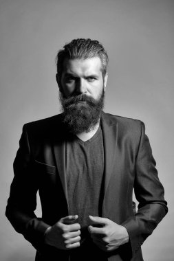 Ceketli sakallı yakışıklı adamı