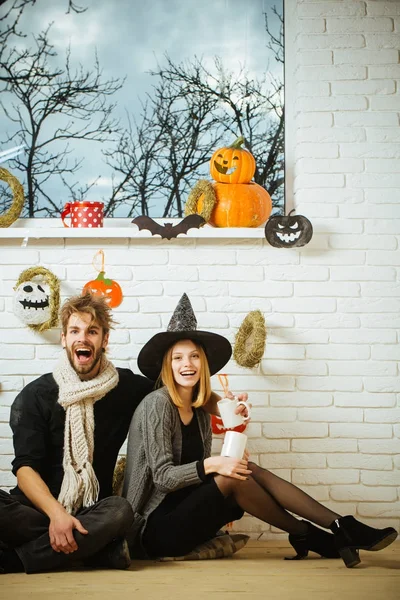 Halloween ünnepi és családias légkör — Stock Fotó
