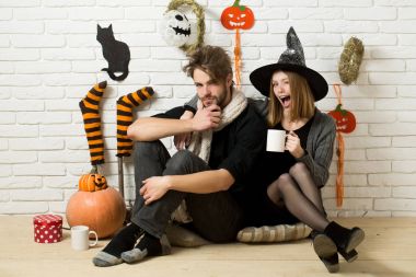 Cadılar Bayramı adam ya da eşarp maço