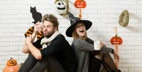 Cadılar Bayramı kaç bardak tuğla duvar aşık