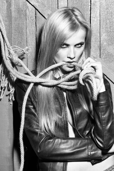 Mulher com corda — Fotografia de Stock