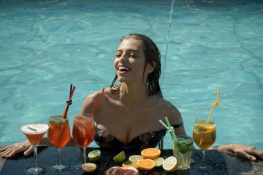 Yaz tatili ve parti.