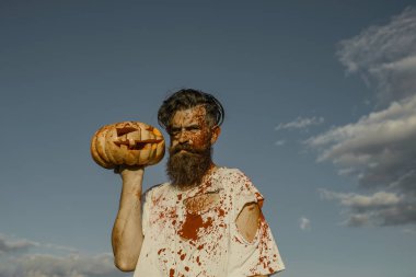 Halloween jack o fener ile kanlı yırtık tshirt erkekte