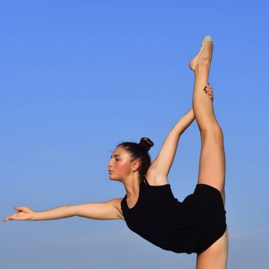 Esneklik akrobasi ve fitness sağlık.