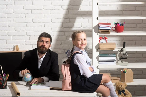 Ritorno a scuola e concetto del primo giorno di scuola — Foto Stock