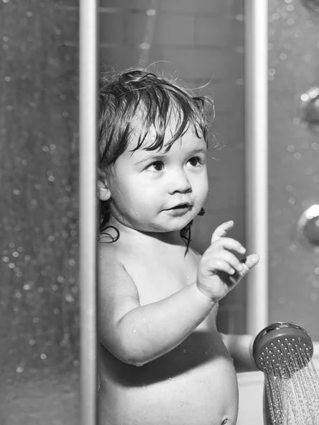 Kis baby boy zuhany — Stock Fotó