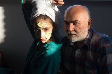 Gençlik, güzellik, tazelik, gençleştirmek, çürüme, yaşlanma, yaş kavramı.