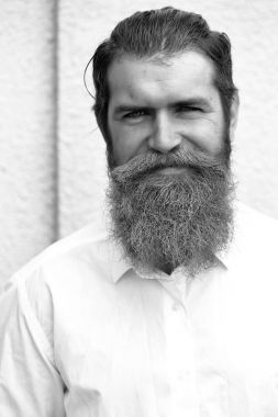 Mavi Sakal ile sakallı adam