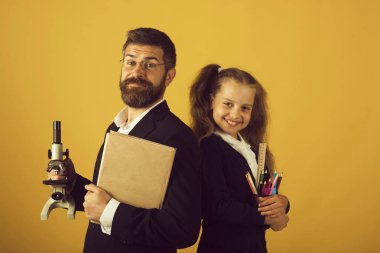 Ev okul ve okul kavramı dön. Çocuk ve baba