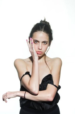 Kadın hiçbir makyaj yüz ve çıplak omuz