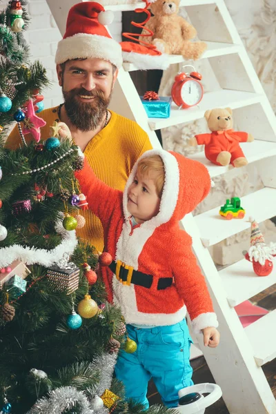 Natal criança feliz e pai . — Fotografia de Stock