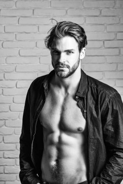 seksi yakışıklı kaslı adam